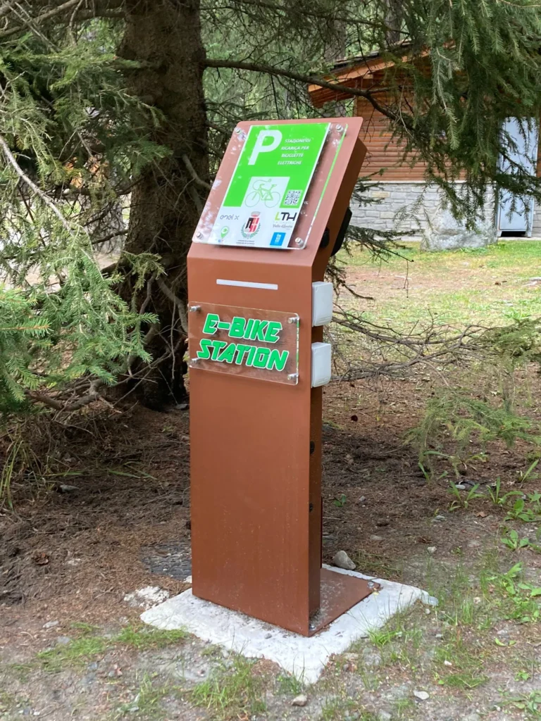 totem per ricarica bici elettriche