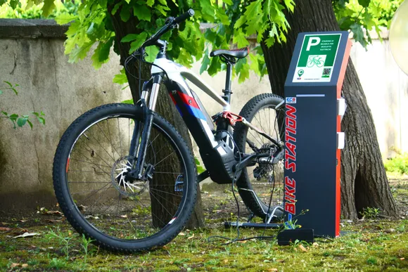 totem per ricarica bici elettriche